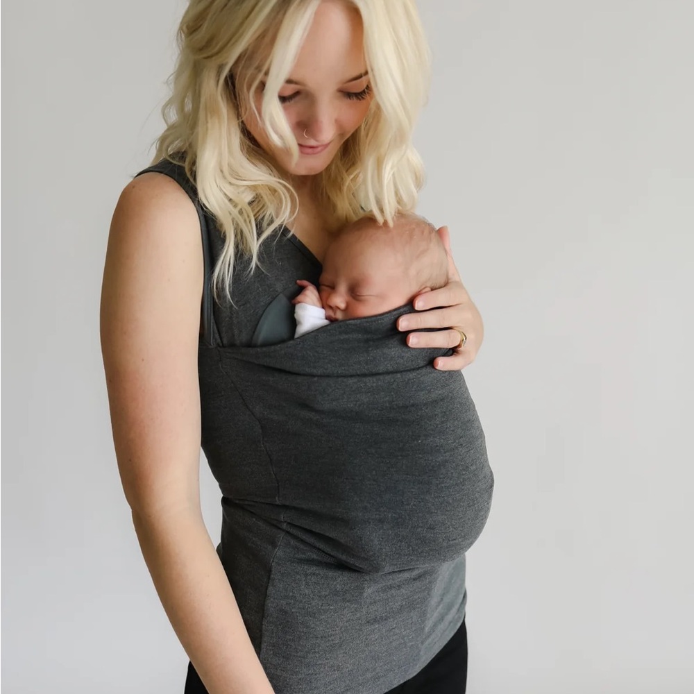Lalabu Gray Women's Babywearing Soothe Shirt